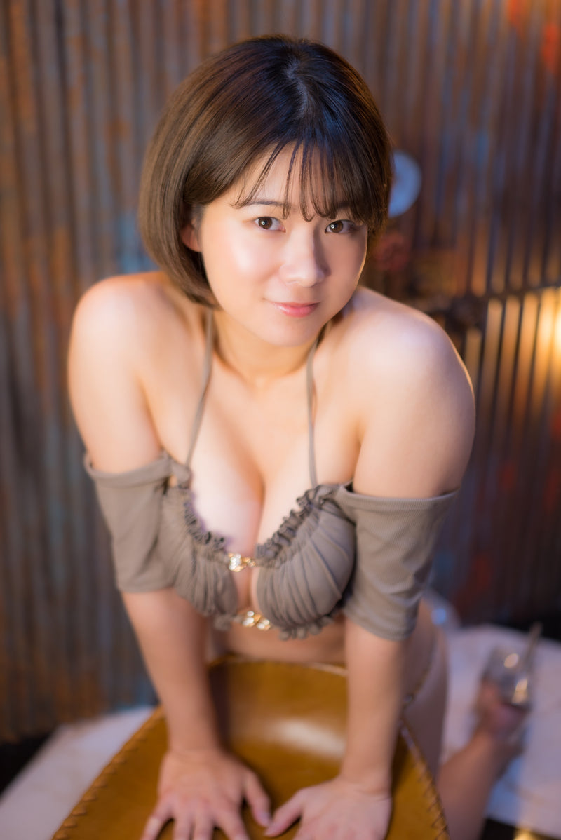 Makoto Sanada Brown Bikini Gravure Photoset (Digital)