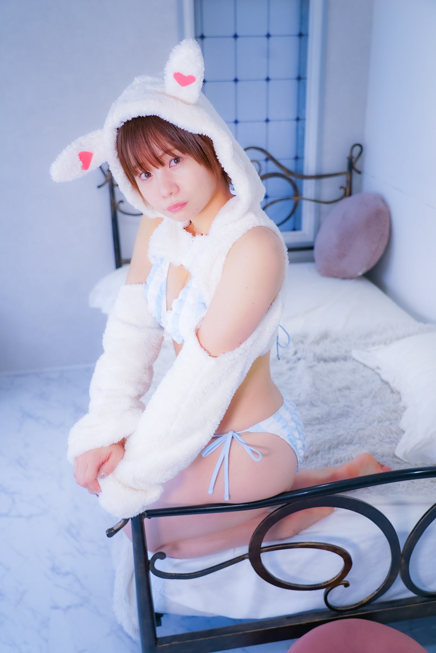 Mana Bunny Sweater Gravure Photoset (Digital)