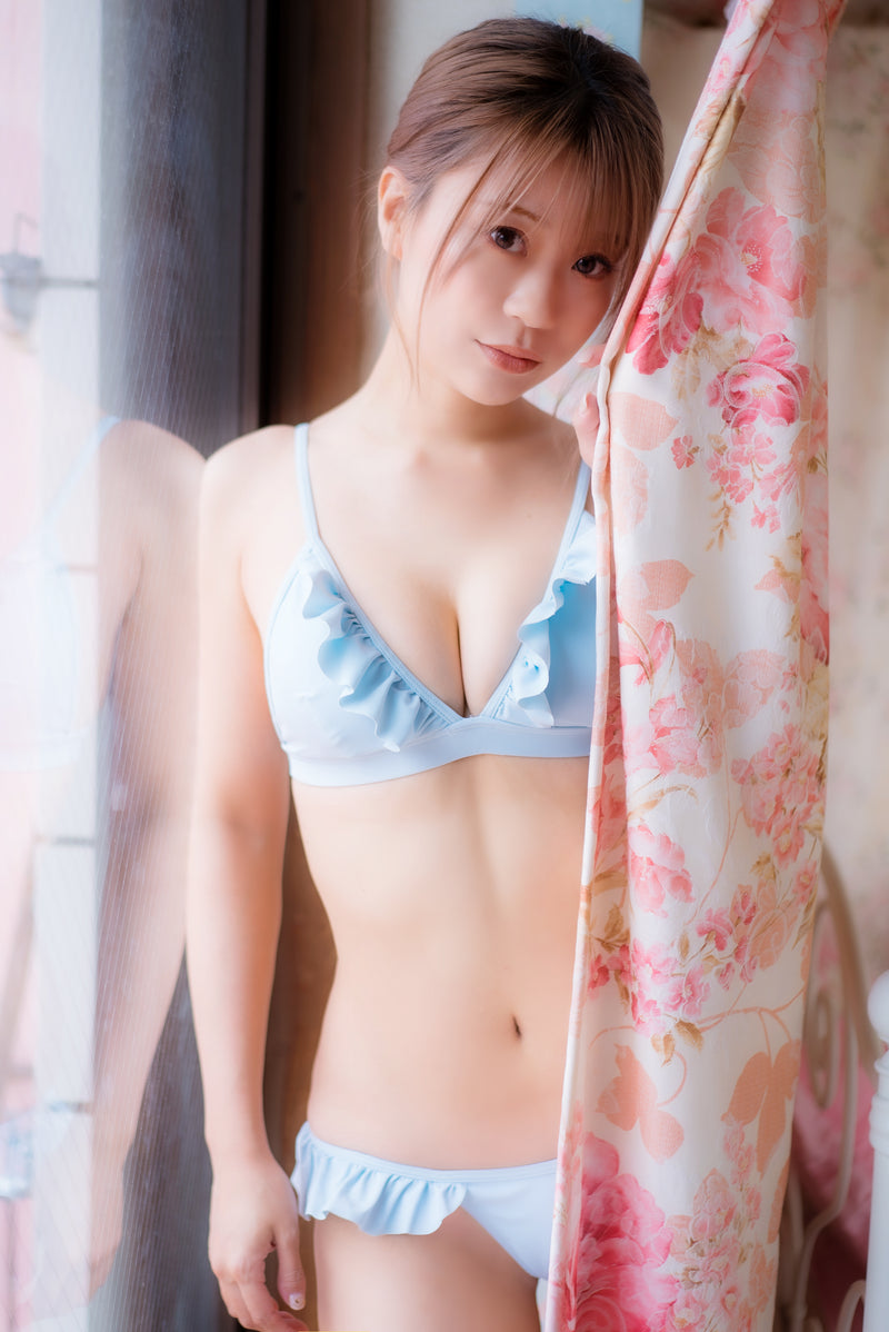 Mao Akutsu Baby Blue Bikini Gravure Photo Set (Digital)