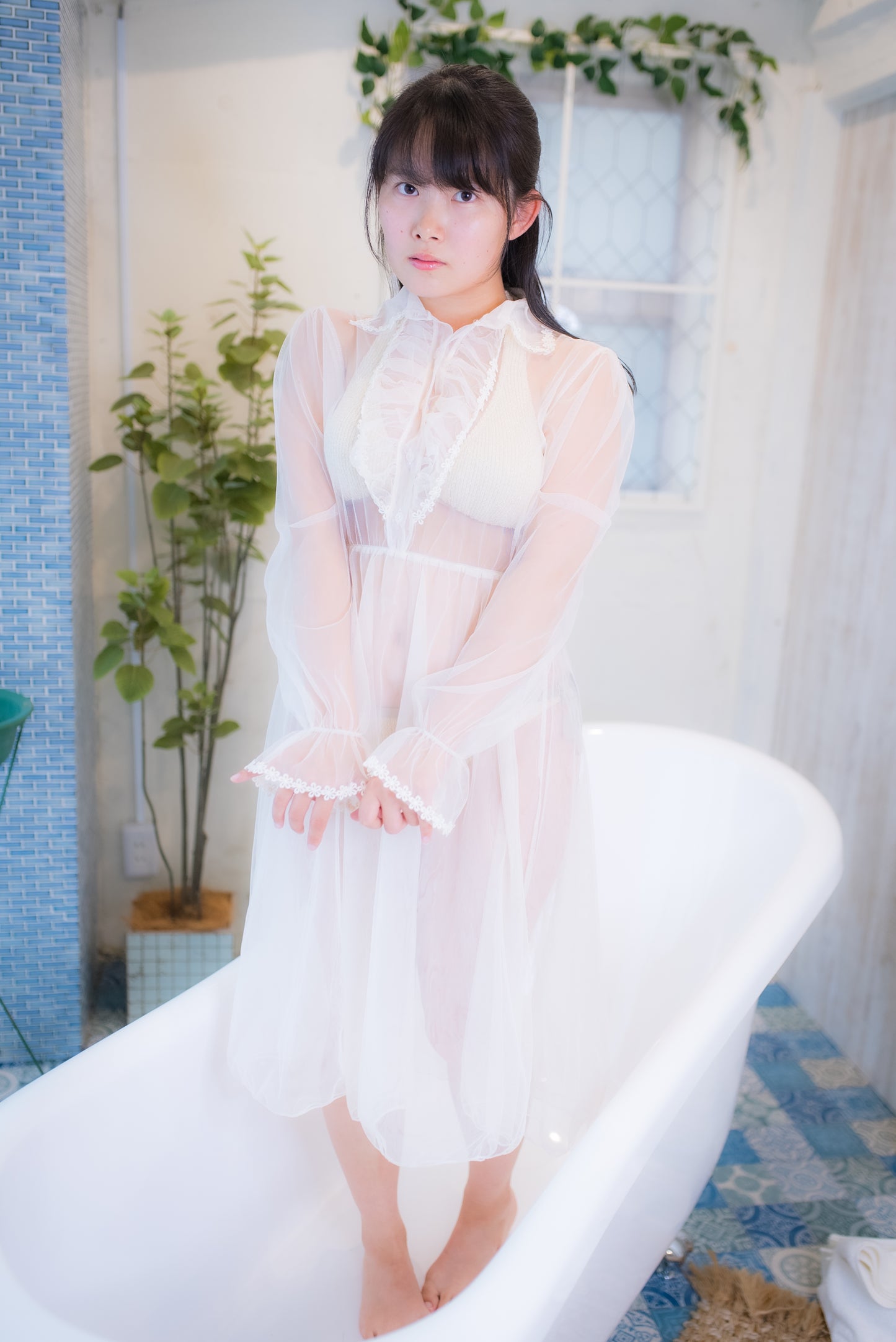 Mii Ooeda White Lace Gravure Photoset (Digital)