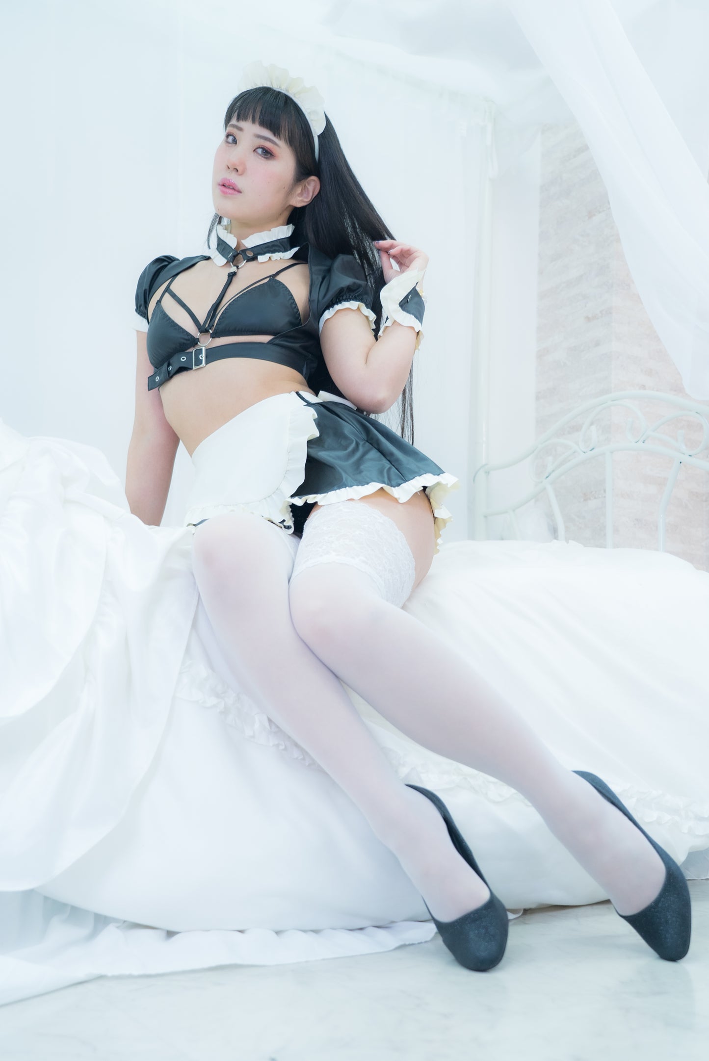 Ririkana Black Edgy Maid Cosplay Gravure Photoset (Digital)