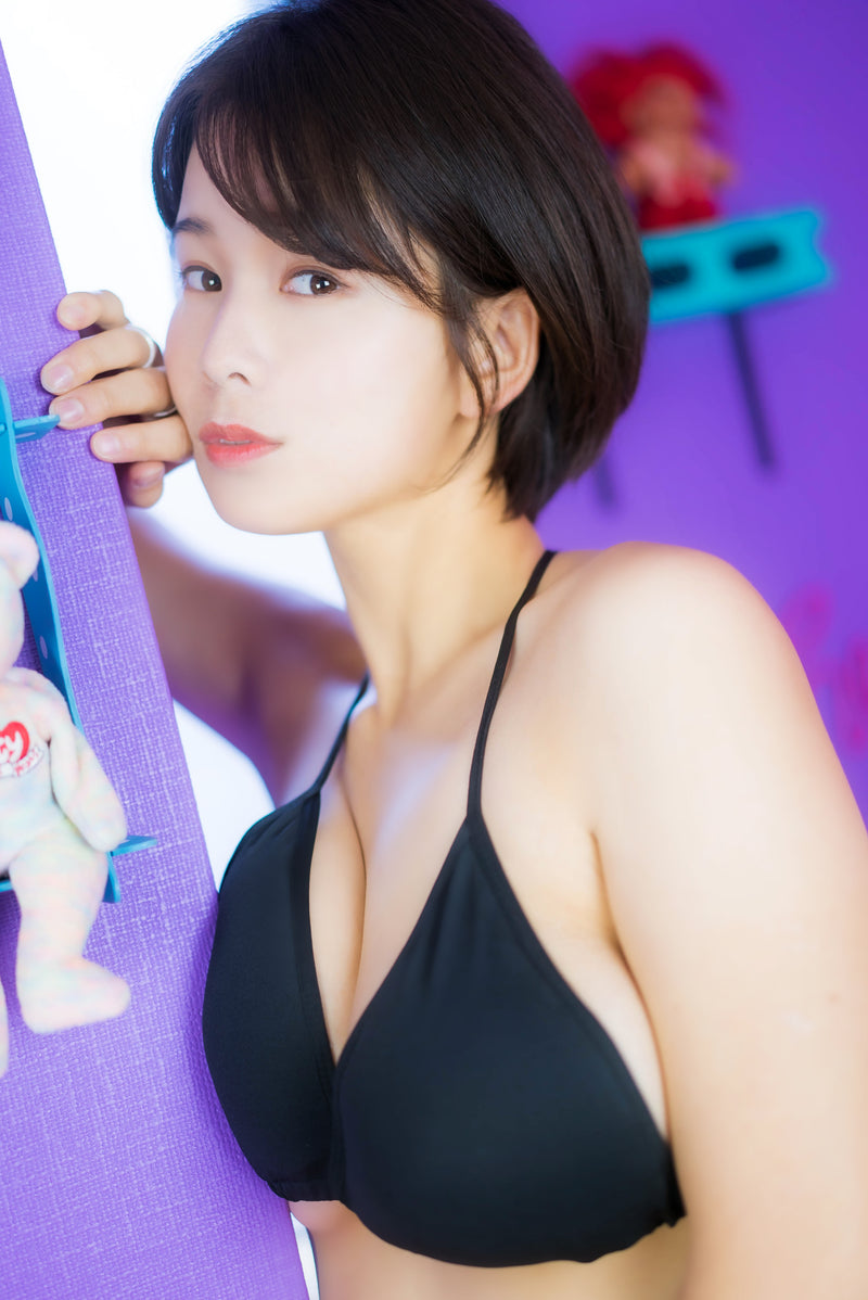 Sanada Makoto Black Bikini Gravure Photoset (Digital)