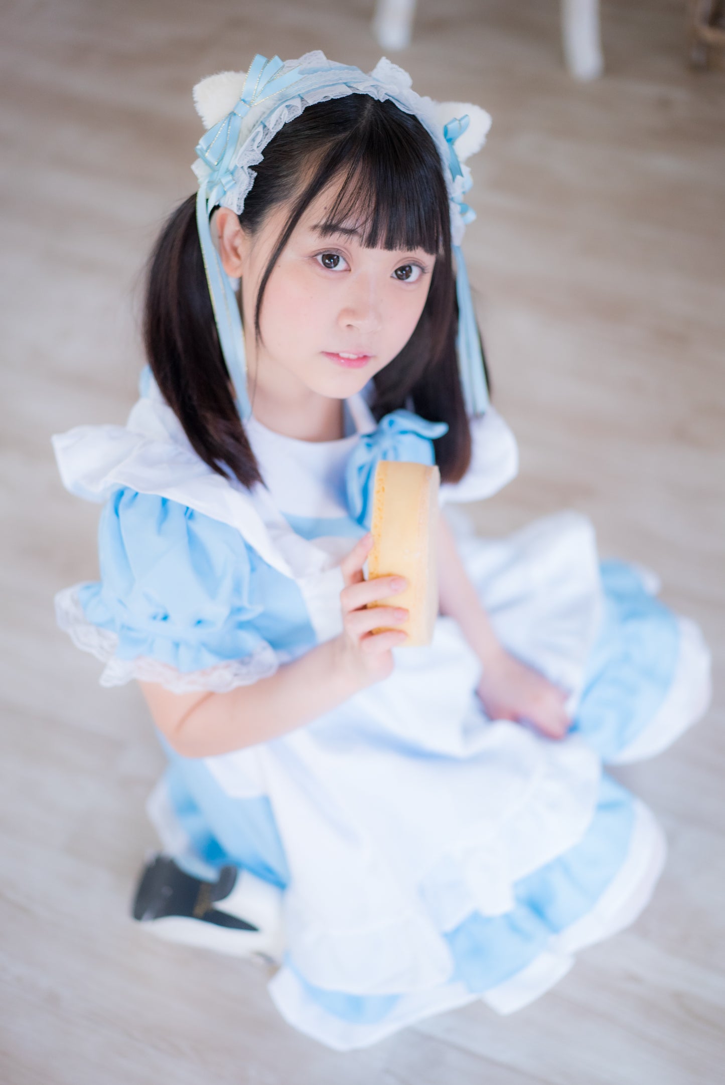 Shio Melon Blue Maid Cosplay Gravure Photoset (Digital)